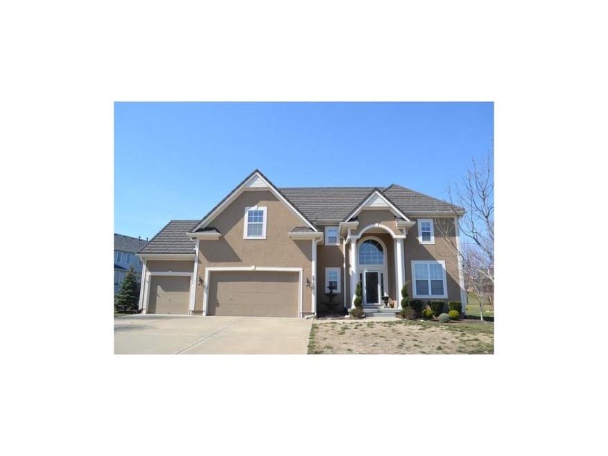 Welcome Home to 2720 SW Carlton Drive in Beautiful