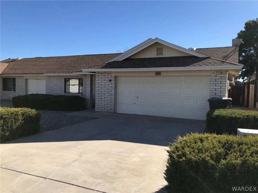 982 Shadow Crest Circle, Patio Home, with 2 Car Ga