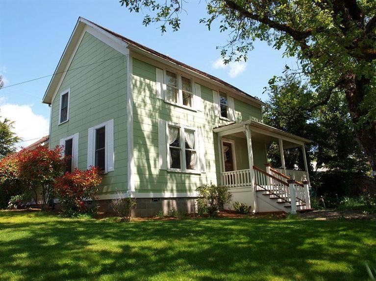 646 NW B St, Grants Pass, OR 97526 - photo 1