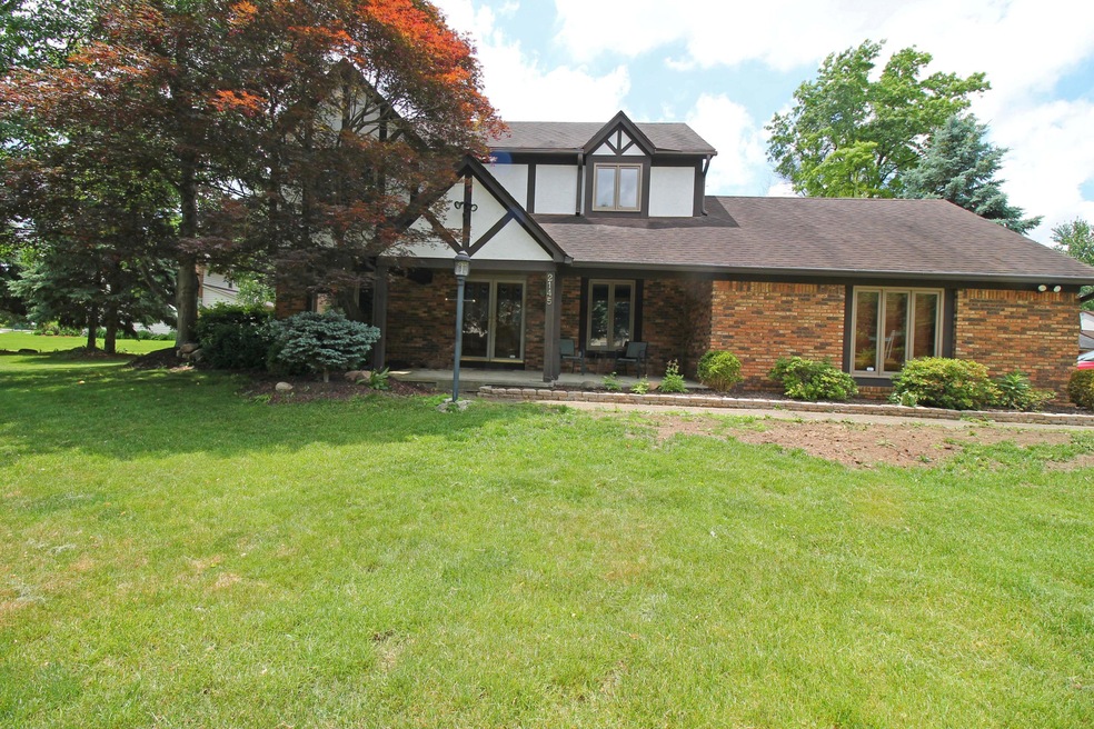 Spacious home in Worthington Schools