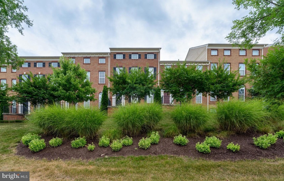 7664 Elmcrest Rd, Hanover, MD 21076 - photo 1