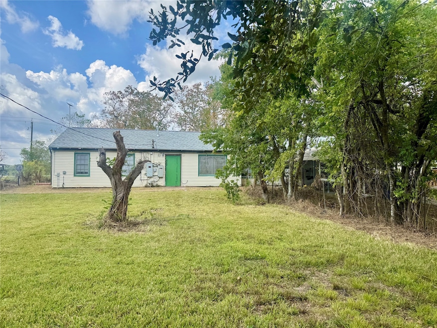Large fenced in front yard