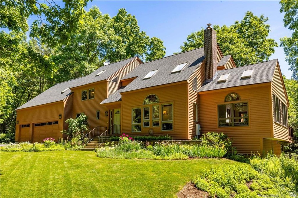 Welcome to  33 Hanson Road!