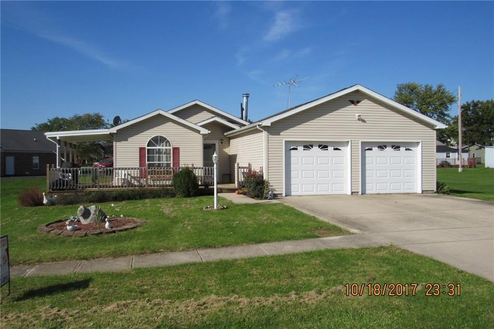 370 S Walnut St, Atlanta, IN 46031 - photo 1