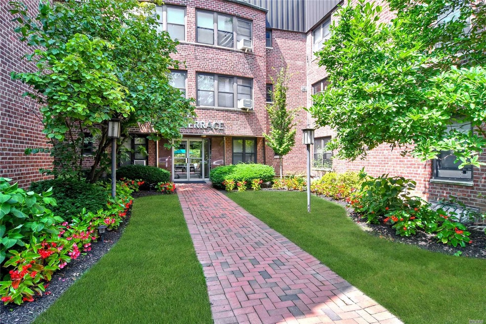 71 Grace Ave unit 1B, Great Neck, NY 11021 - photo 1