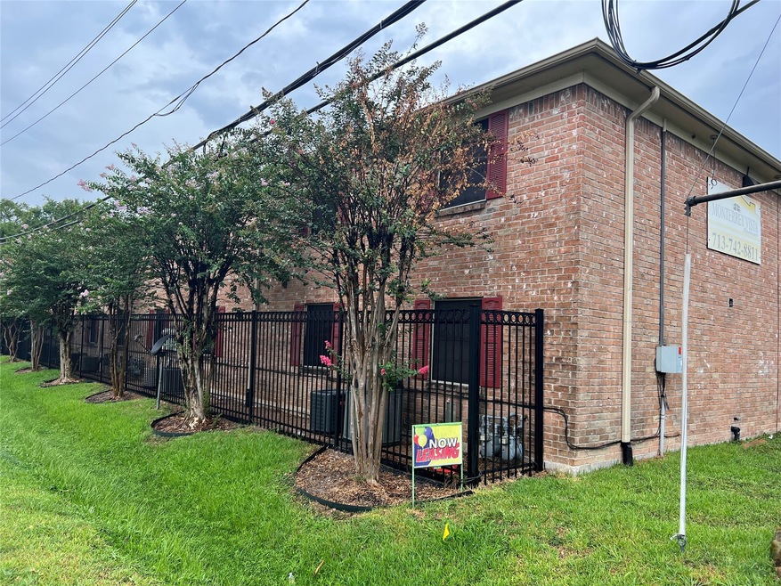 4503 Werner St unit 22, Houston, TX 77022 - photo 1