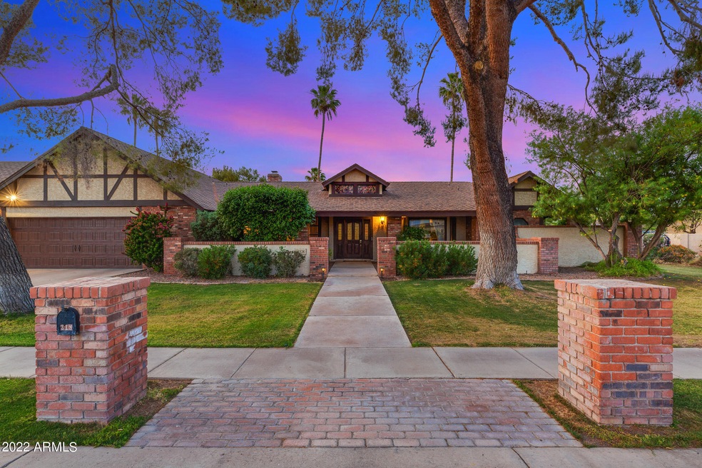 318 E Carver Rd-56