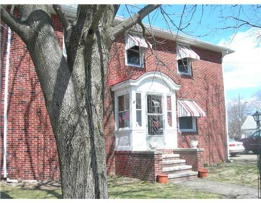 260 Benefit St, Pawtucket, RI 02861 - photo 1