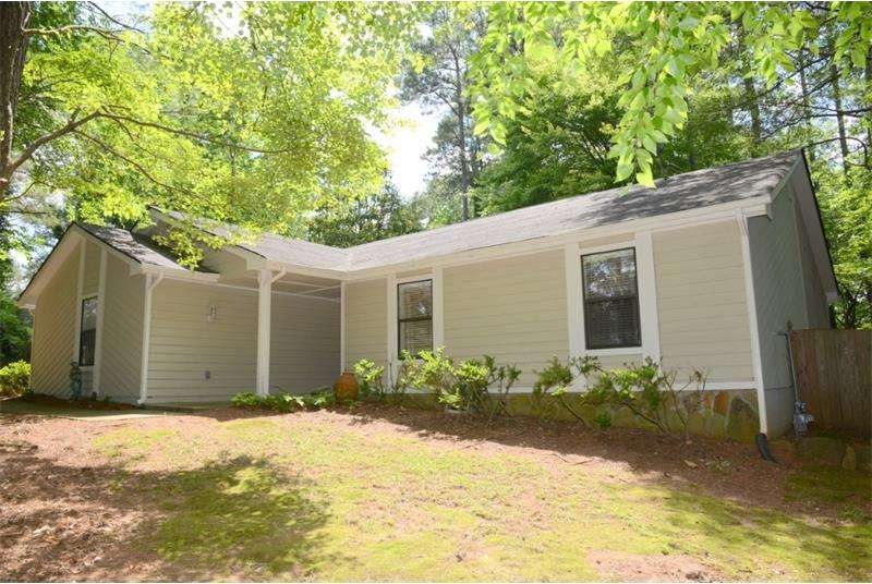 Very Nice Ranch Near Roswell Square -- Beautifully