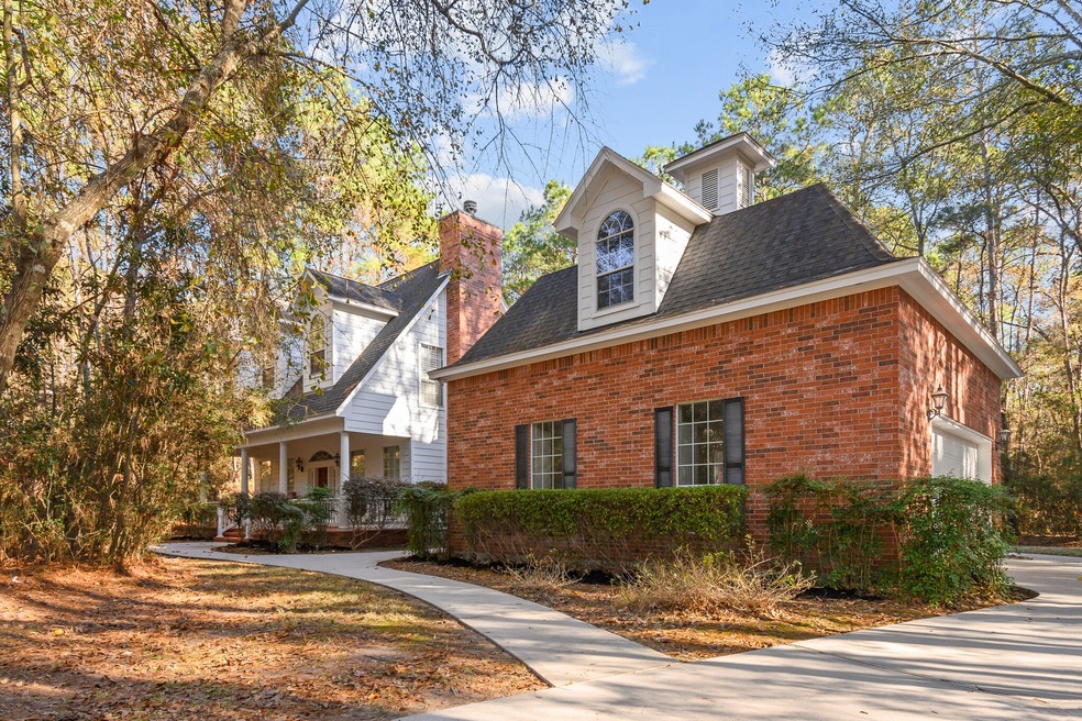 Welcome home to this beautiful, PRIVATE, wooded lot in the beautiful Teaswood community!