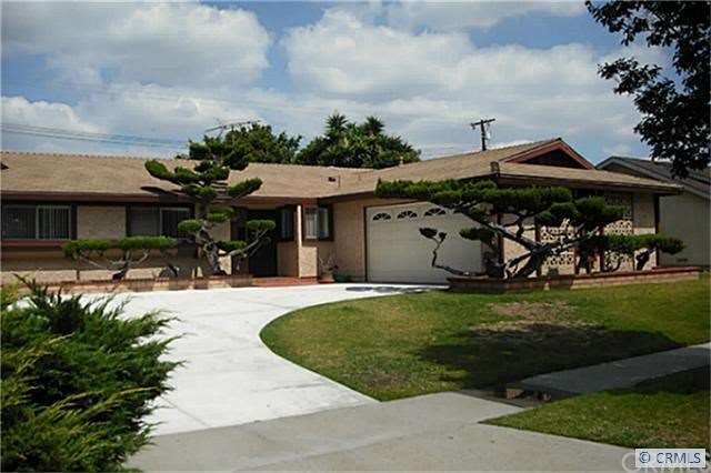 Large Driveway for plenty of parking