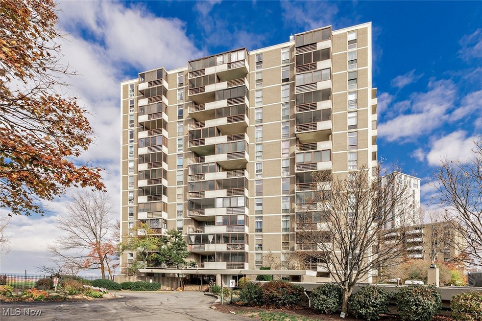 Bonneville Tower unit 112, Euclid, OH 44132 - photo 1