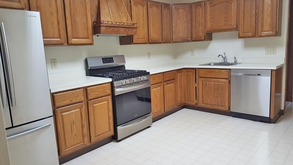 205 Charles St unit 1, Cambridge, MA 02141 - photo 1