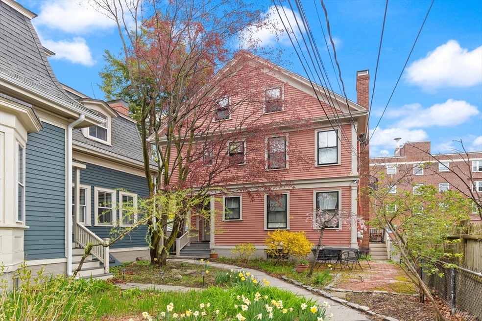 67 Walker St unit 4, Cambridge, MA 02138 - photo 1