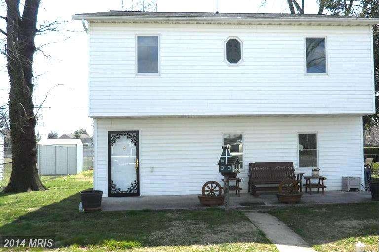 7809 Fairgreen Rd, Dundalk, MD 21222 - photo 1