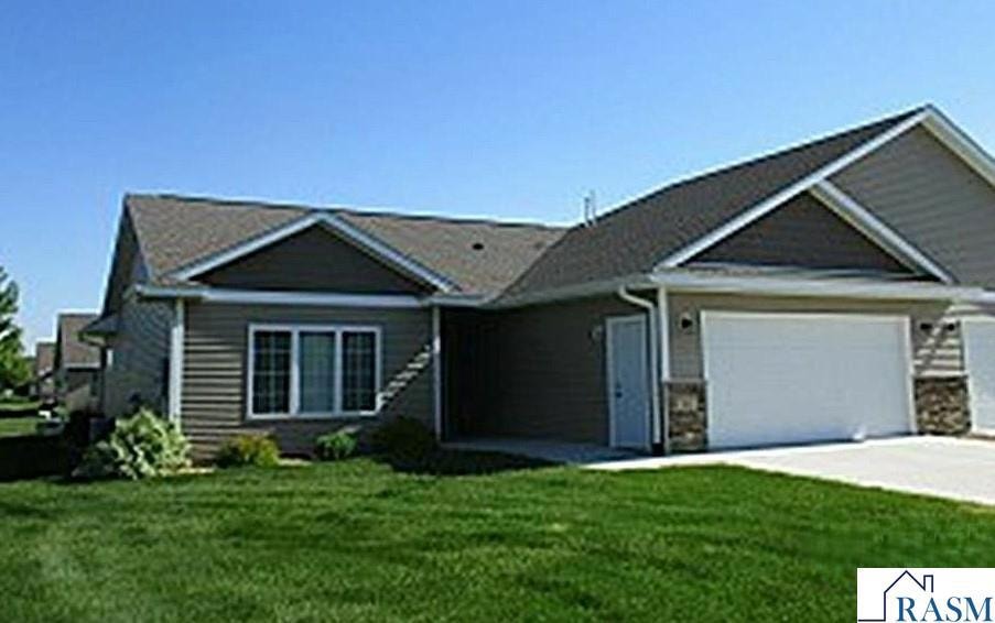 301 Skylark Dr, Mankato, MN 56001 - photo 1