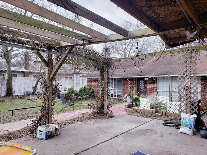 4034 Colgate St, Houston, TX 77087 - photo 1