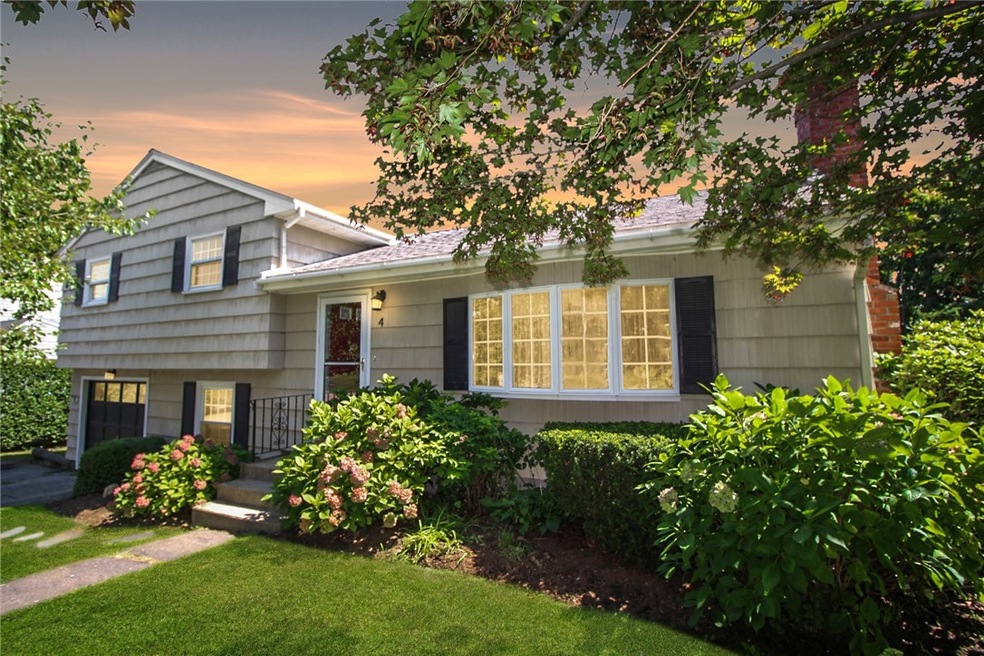 4 Bailey Terrace, Middletown, RI 02842 - photo 1