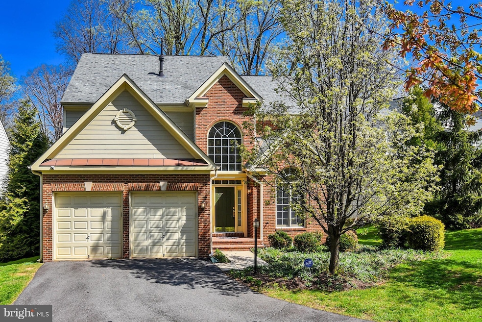 6820 Moly Dr, Falls Church, VA 22046 - photo 1