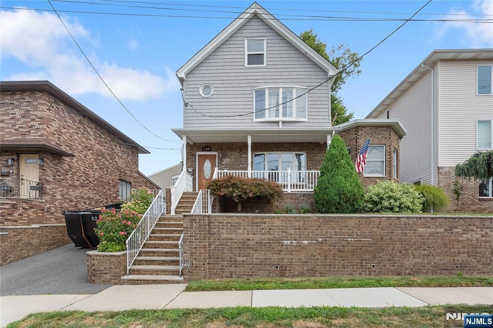 539 Broad St, Carlstadt, NJ 07072 - photo 1