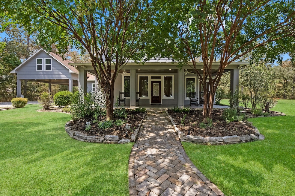 18700 Trails End Rd, Conroe, TX 77385 - photo 1