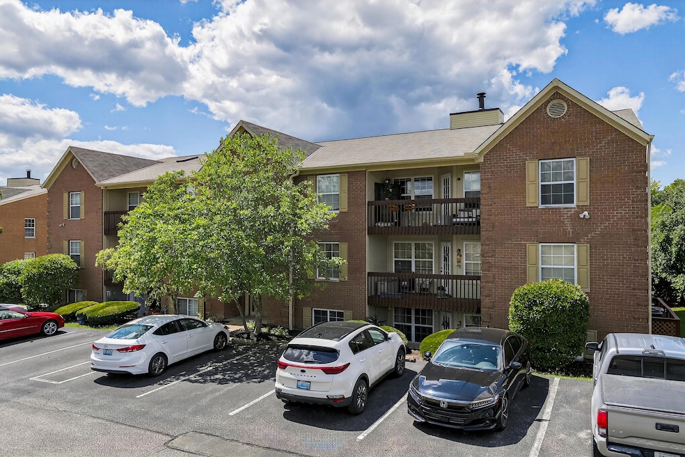 15 Meadow Ln unit 11, Highland Heights, KY 41076 - photo 1