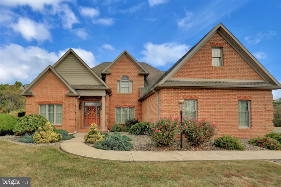 8084 Golf Vista Dr, Greencastle, PA 17225 - photo 1