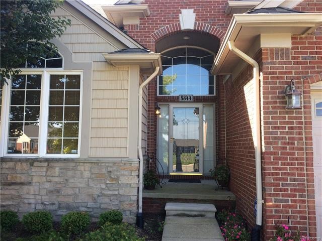 ELEGANT FRONT ENTRY