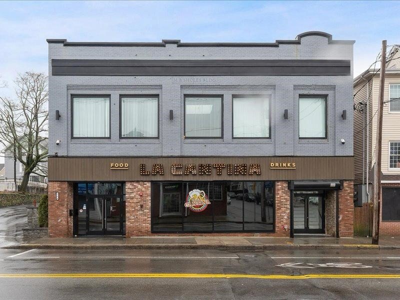 664 Dexter St unit 4, Central Falls, RI 02863 - photo 1