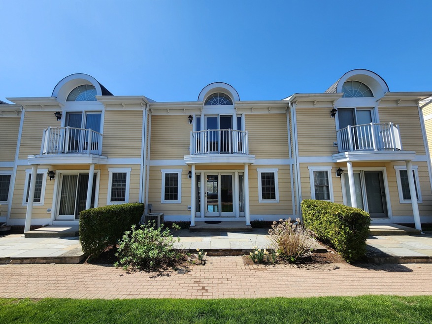11 Saint John St unit C5, North Haven, CT 06473 - photo 1