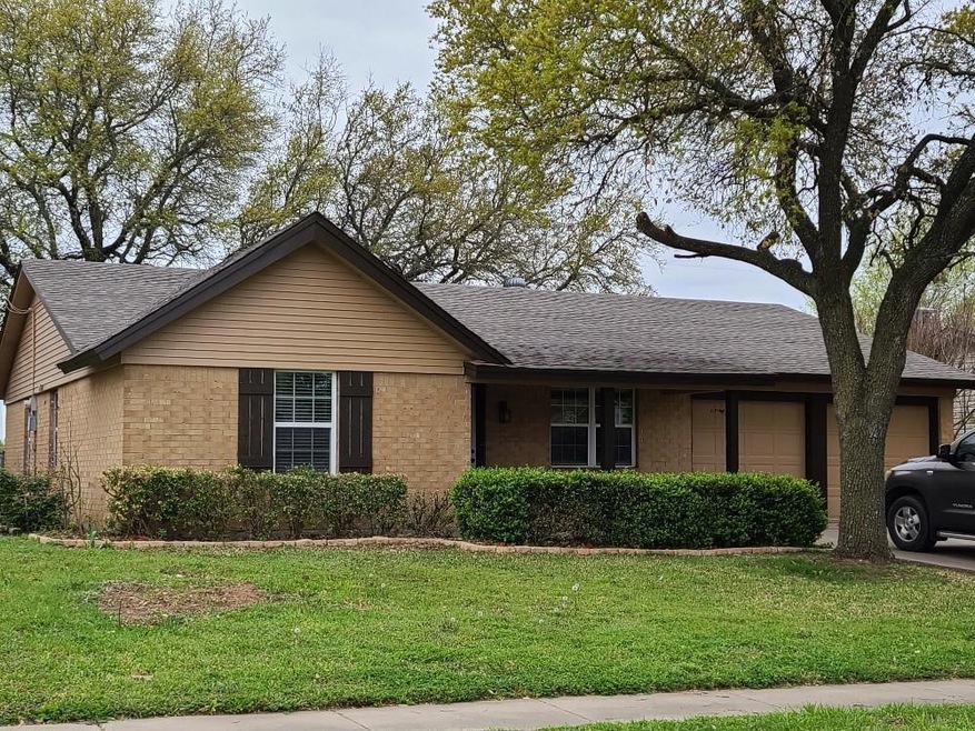 1423 Mimosa St, Cleburne, TX 76033 - photo 1