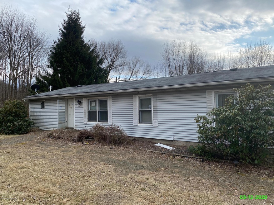 38 Country Club Rd, Scott Township, PA 18433 - photo 1