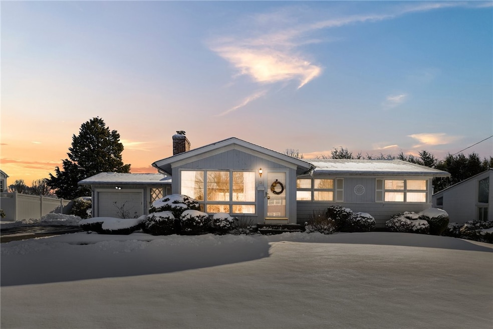 72 Longview Dr, Cranston, RI 02920 - photo 1