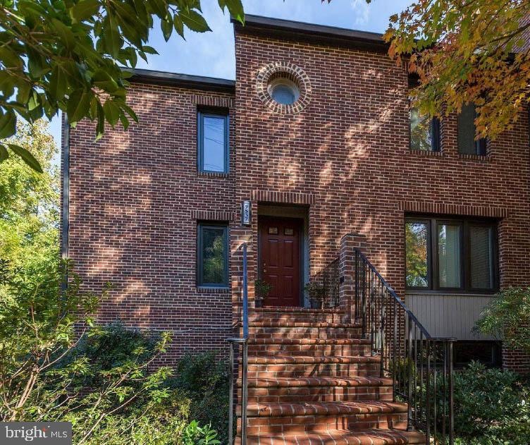 7537 Bradley Blvd, Bethesda, MD 20817 - photo 1