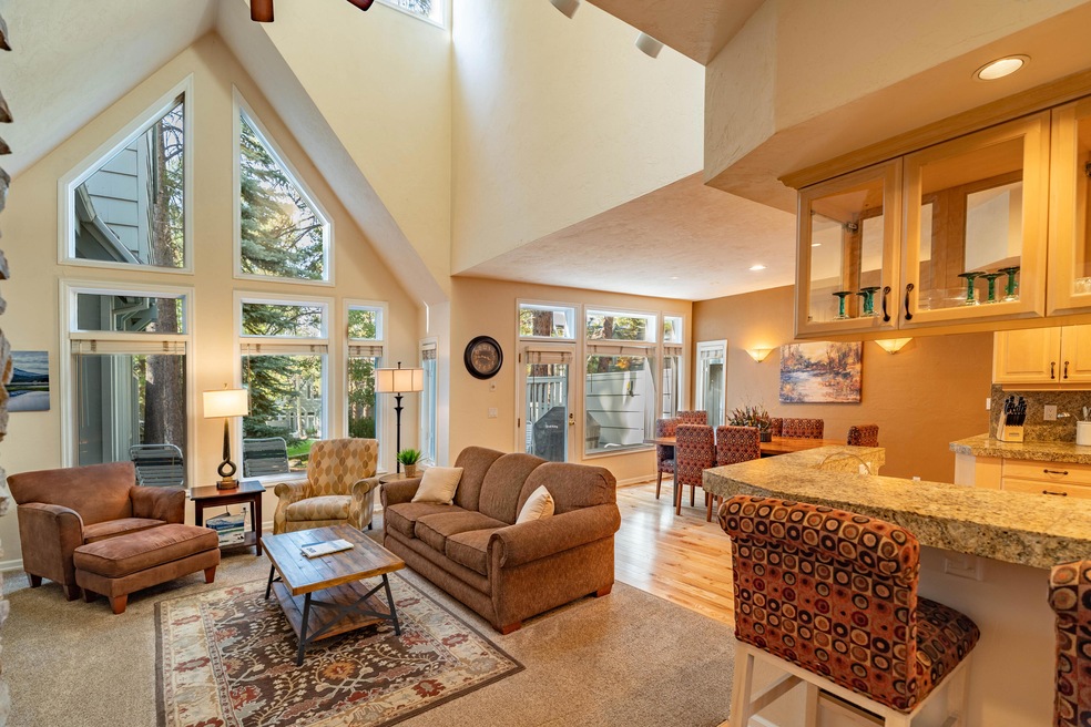 57050 Peppermill Cir unit 27-B, Sunriver, OR 97707 - photo 1