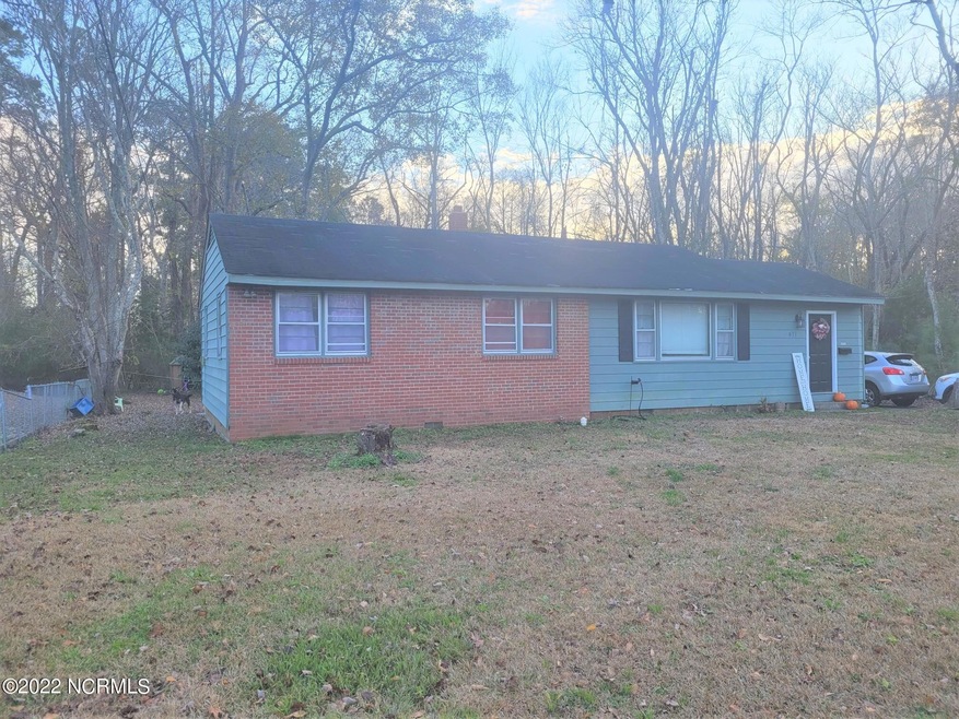 411 Maple St, Jacksonville, NC 28540 - photo 1