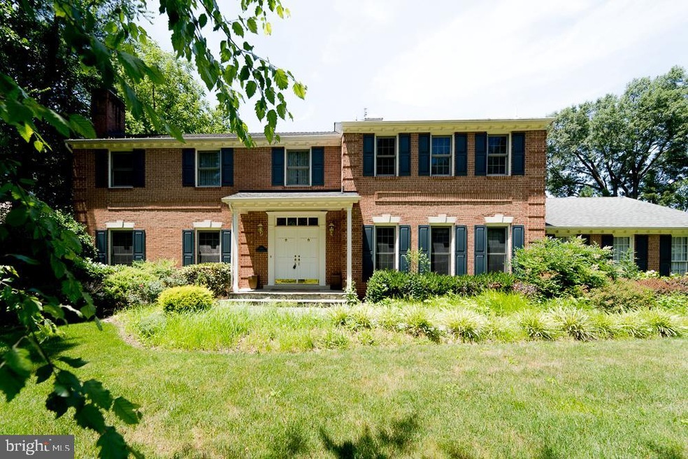 1010 Northwoods Trail, McLean, VA 22102 - photo 1