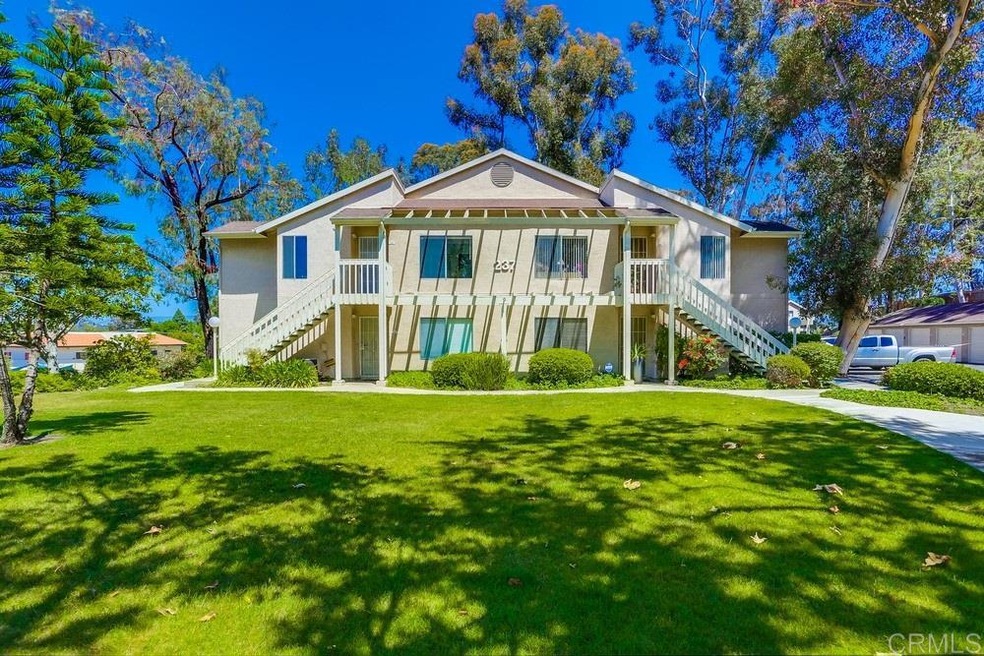 237 Diamond Way unit 201, Vista, CA 92083 - photo 1