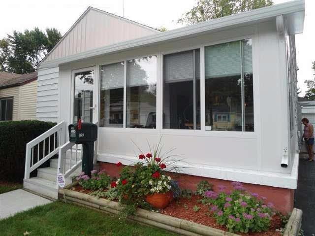 825 Alvord Ave, Flint, MI 48507 - photo 1