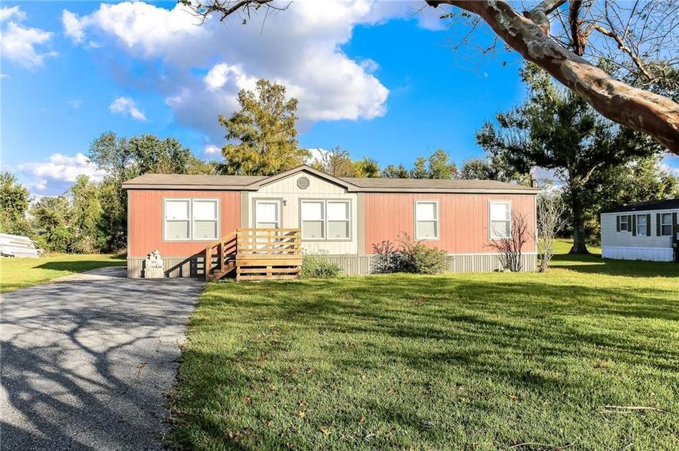 6041 Perry Ln, Lake Charles, LA 70605 - photo 1