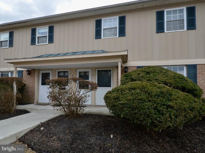8 Wexford Dr, North Wales, PA 19454 - photo 1