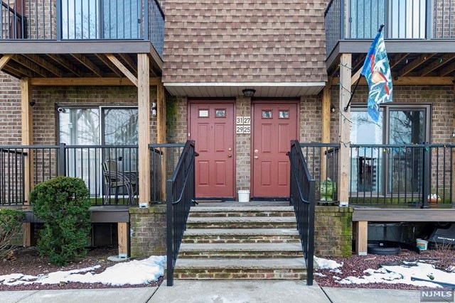 31 Ginger Ct unit 31, Eatontown, NJ 07724 - photo 1