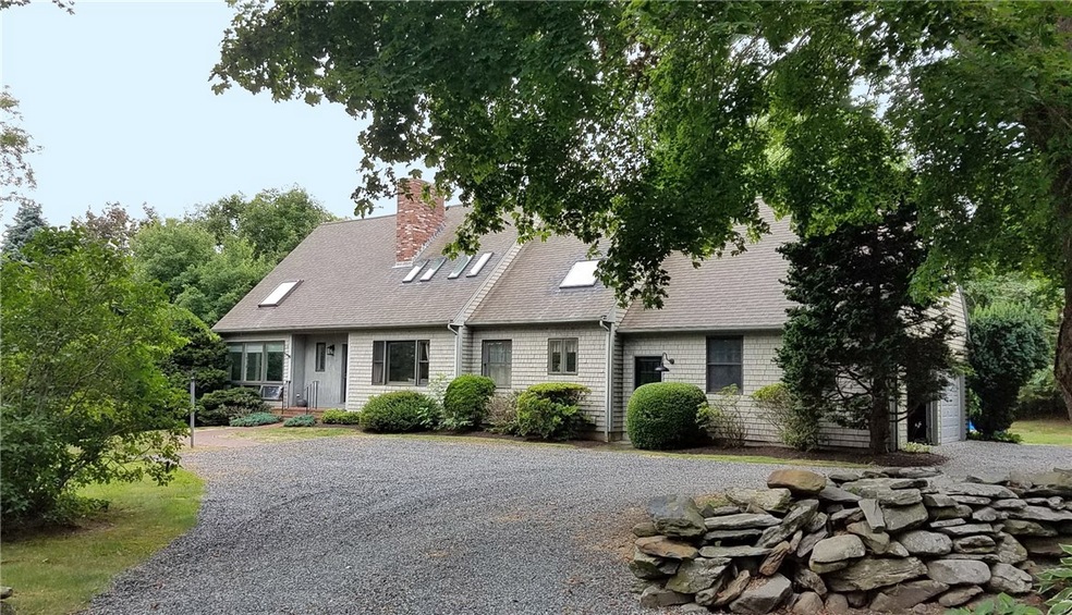 2 Howland Ave, Middletown, RI 02842 - photo 1