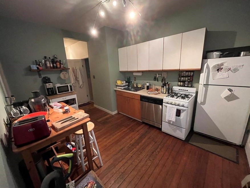 502 Green St unit 1, Cambridge, MA 02139 - photo 1