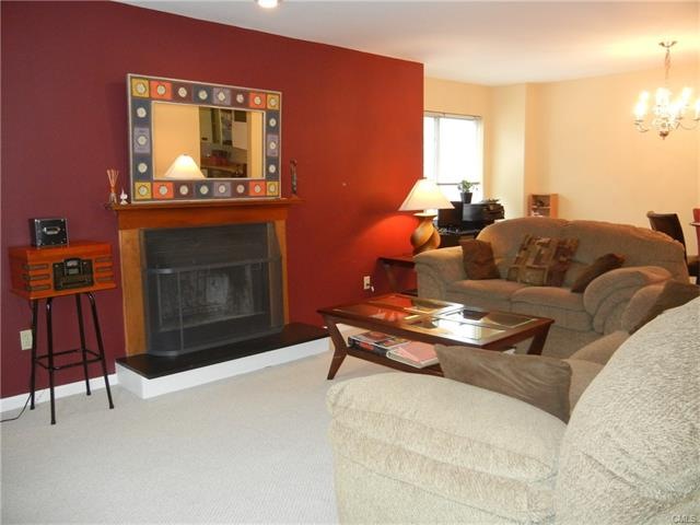 167 Grove St unit M, Stamford, CT 06901 - photo 1