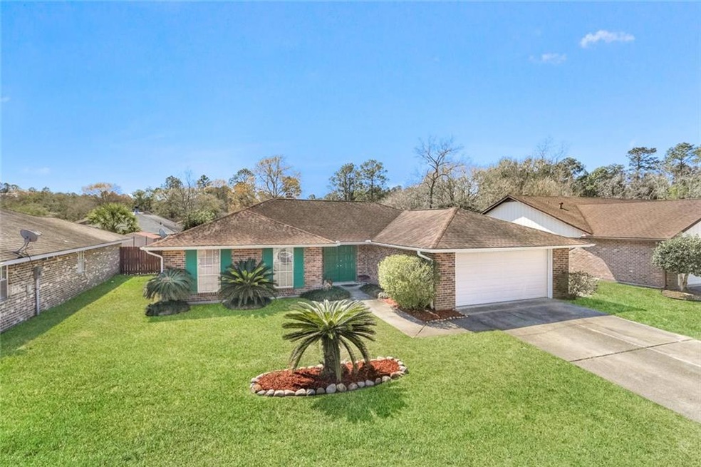 205 Lake Huron Ct, Slidell, LA 70461 - photo 1