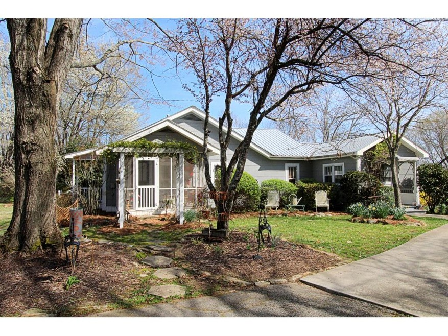 425 Main St, Clermont, GA 30527 - photo 1