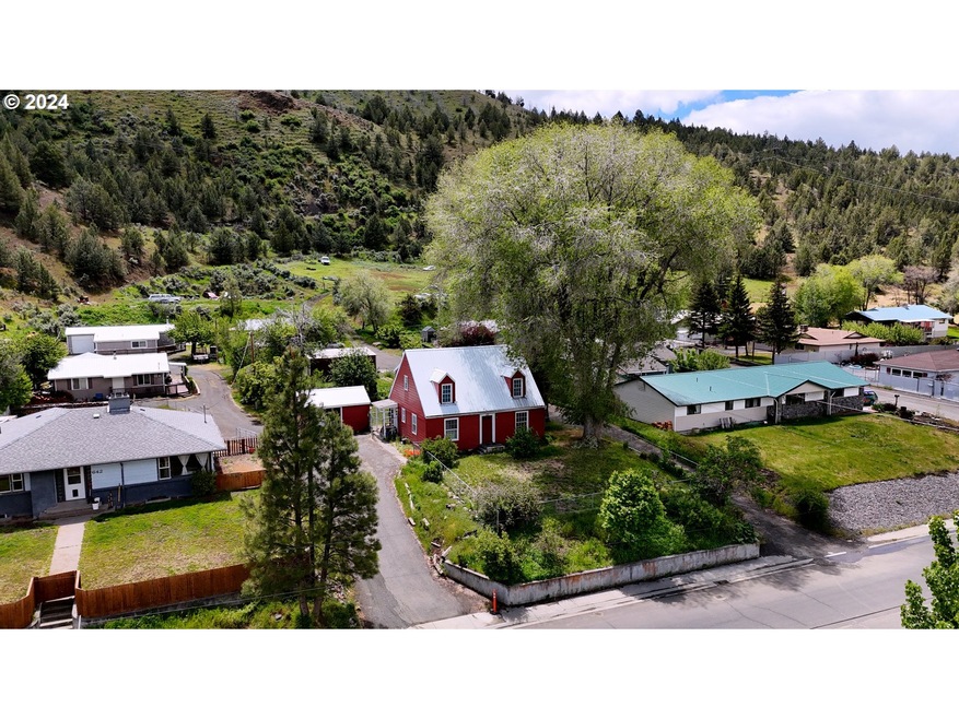 640 SE Hillcrest Rd, John Day, OR 97845 - photo 1