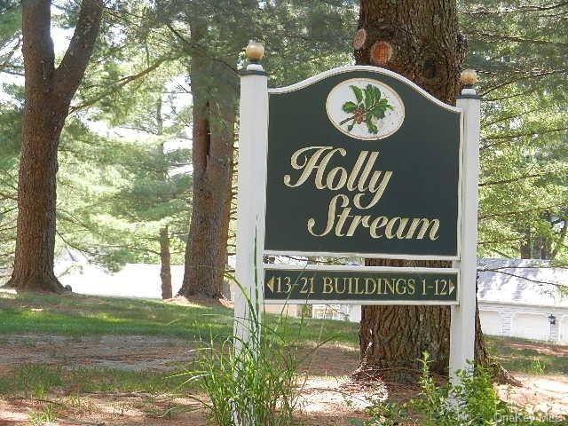 1404 Holly Stream Ct, Brewster, NY 10509 - photo 1