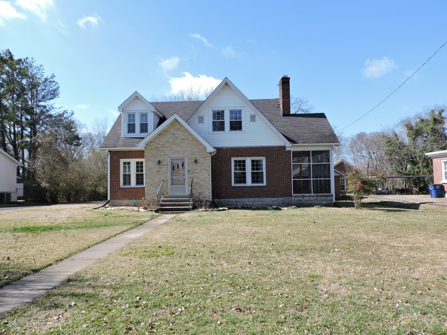 810 S Brittain St, Shelbyville, TN 37160 - photo 1